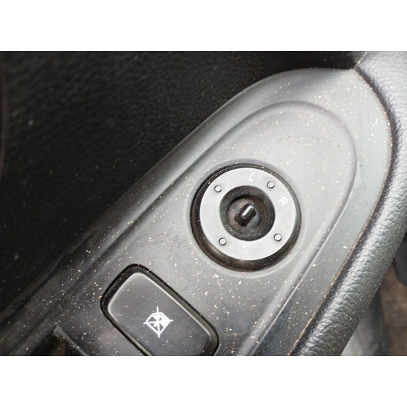 Recambio de retrovisor izquierdo para kia carens iv 1.7 crdi referencia OEM IAM   