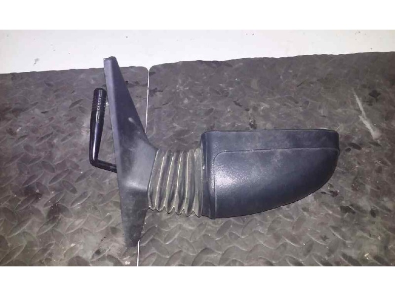 Recambio de retrovisor izquierdo para peugeot 205 berlina 1.4 referencia OEM IAM  MANUAL NEGRO