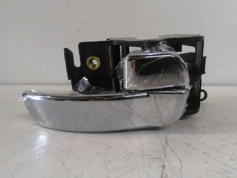Recambio de maneta interior delantera derecha para nissan navara pick-up (d40m) referencia OEM IAM 80670EA500 NUEVO 
