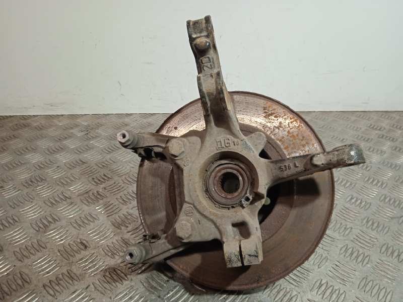 Recambio de mangueta delantera derecha para renault kangoo furgón compact professional referencia OEM IAM   