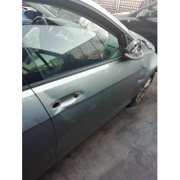 PUERTA DELANTERA DERECHA GOLPEADA 