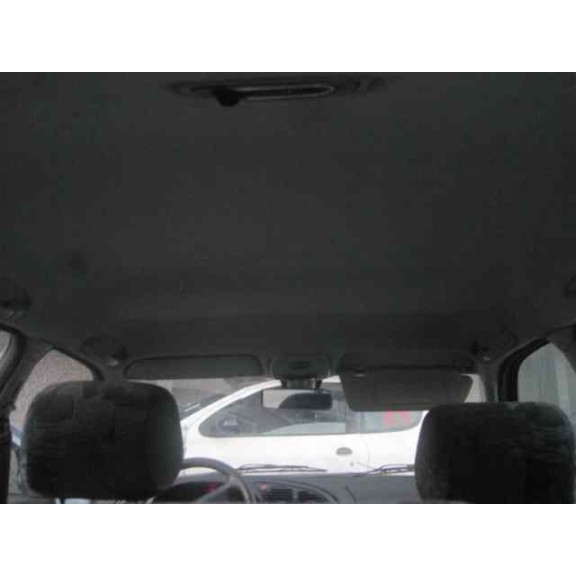 citroën xsara berlina del año 2002