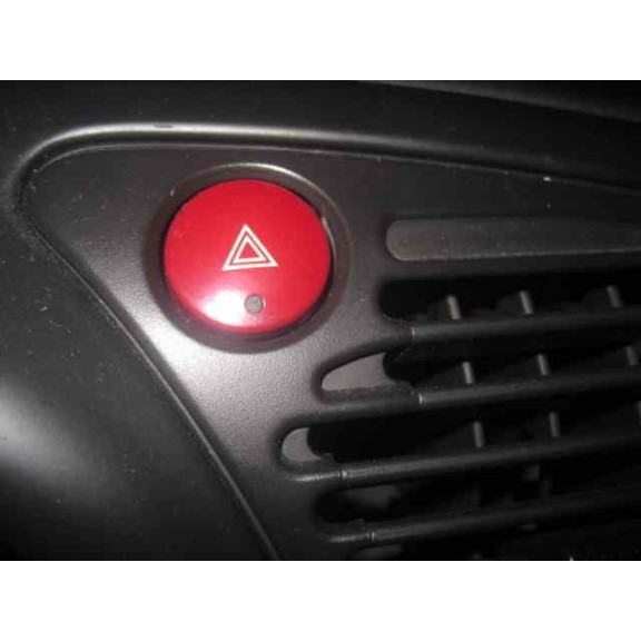 citroën xsara berlina del año 2002