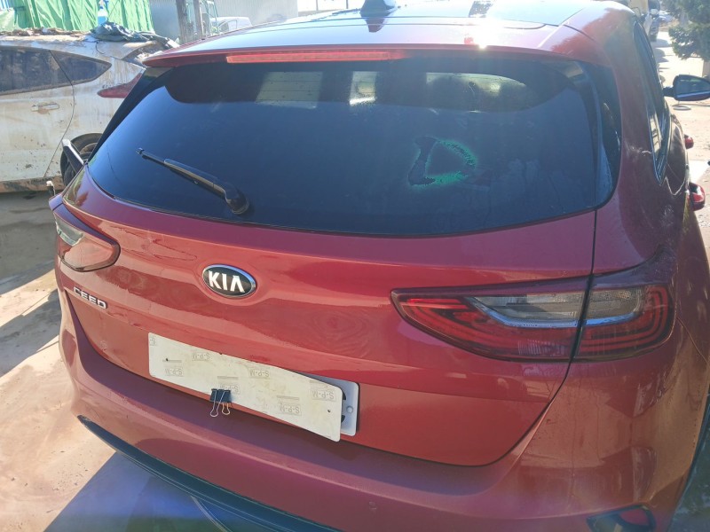 Recambio de porton trasero para kia ceed (cd) 1.4 t-gdi referencia OEM IAM 73700J7000  
