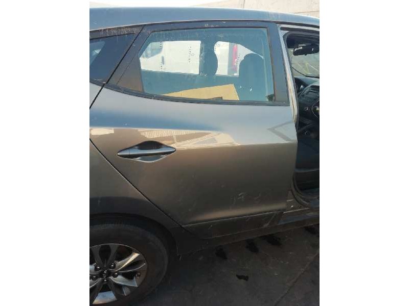 Recambio de puerta trasera derecha para hyundai ix35 sle 2wd referencia OEM IAM 770042Y000  770042Y000