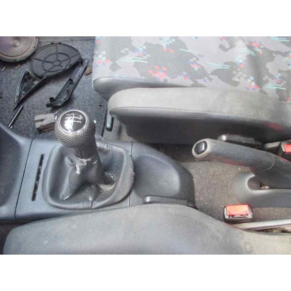 volkswagen polo berlina (6n1) del año 1996