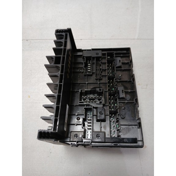Recambio de caja reles / fusibles para omoda 5 referencia OEM IAM   