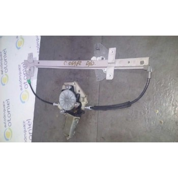 ELEVALUNAS DELANTERO DERECHO 113136101 