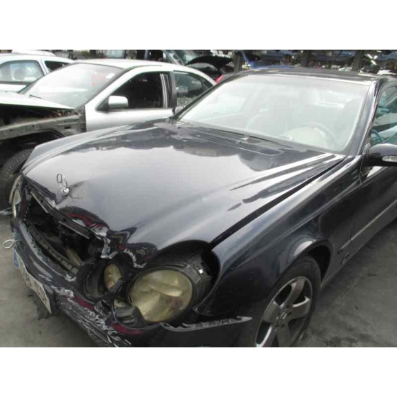 mercedes-benz clase e (w211) berlina del año 2004