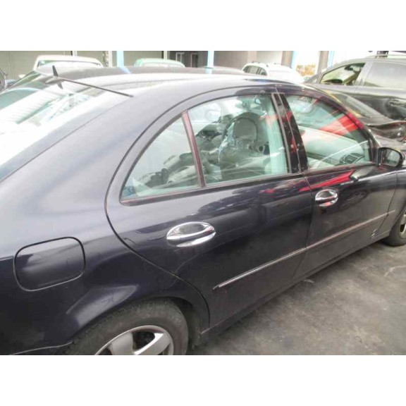 mercedes-benz clase e (w211) berlina del año 2004