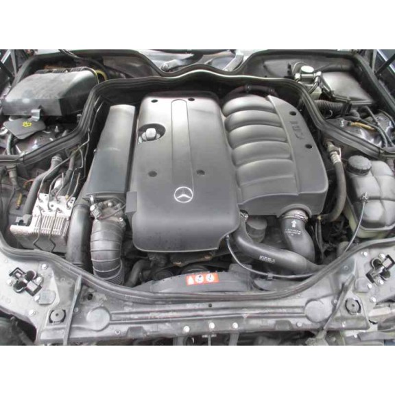 mercedes-benz clase e (w211) berlina del año 2004