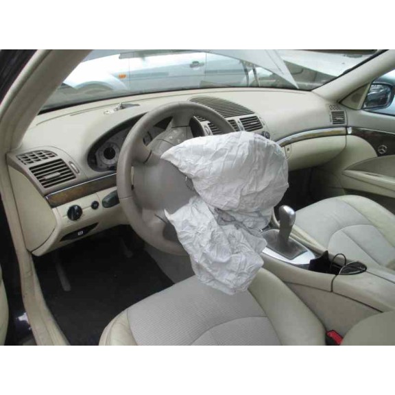 mercedes-benz clase e (w211) berlina del año 2004