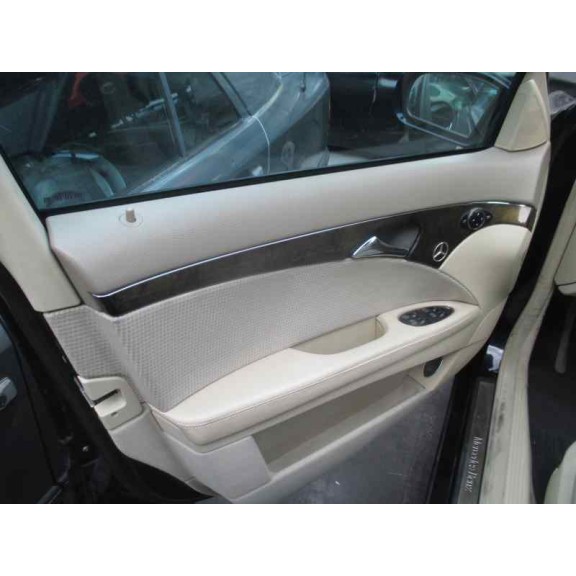 mercedes-benz clase e (w211) berlina del año 2004