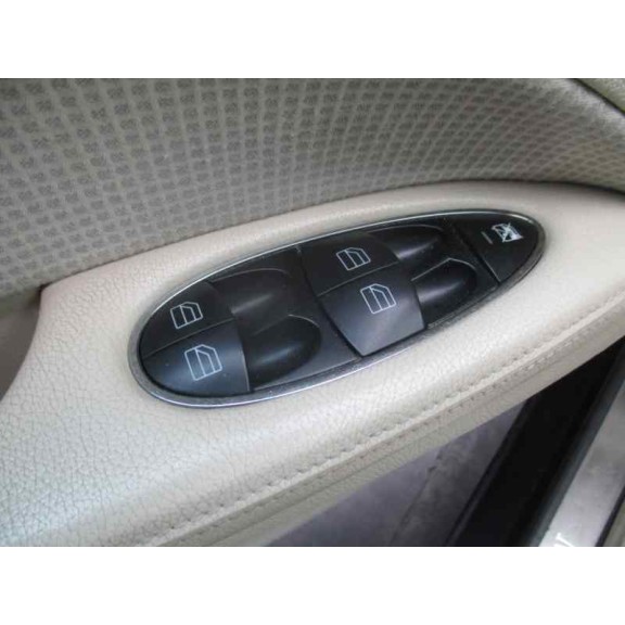 mercedes-benz clase e (w211) berlina del año 2004