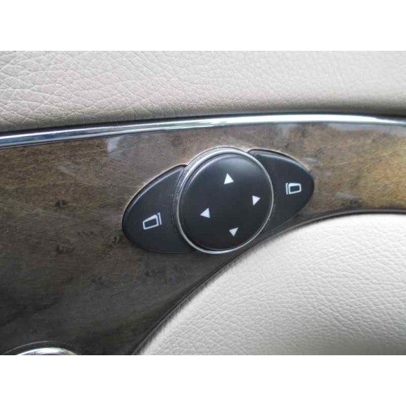 mercedes-benz clase e (w211) berlina del año 2004