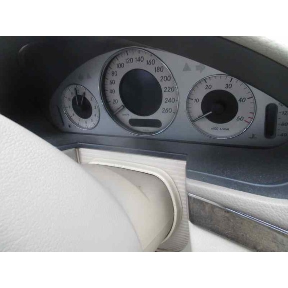 mercedes-benz clase e (w211) berlina del año 2004