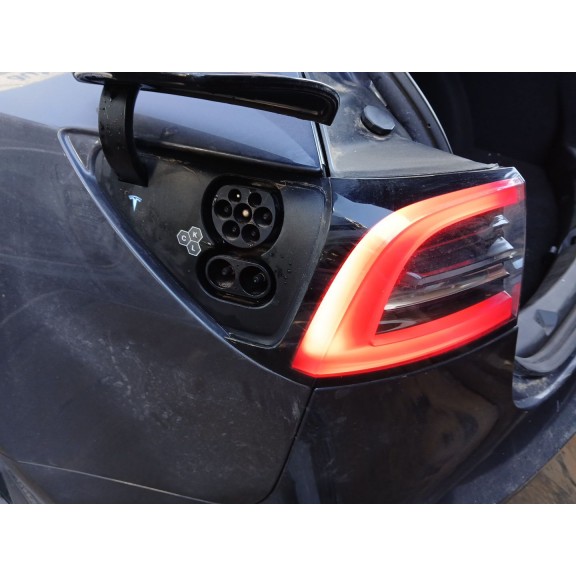 Recambio de piloto trasero izquierdo para tesla model 3 (5yj3) ev referencia OEM IAM   