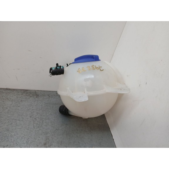 Recambio de deposito expansion para omoda 5 referencia OEM IAM 302001073AA  