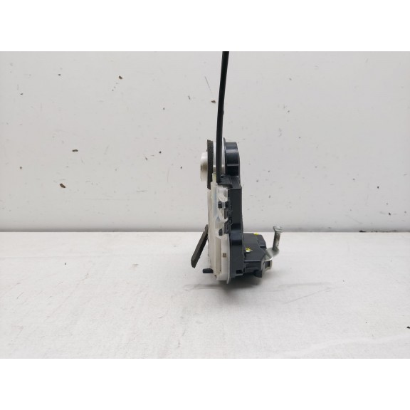 Recambio de cerradura puerta trasera izquierda para peugeot 108 1.2 referencia OEM IAM  2 