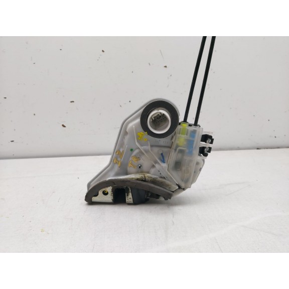 Recambio de cerradura puerta trasera izquierda para peugeot 108 1.2 referencia OEM IAM  2 