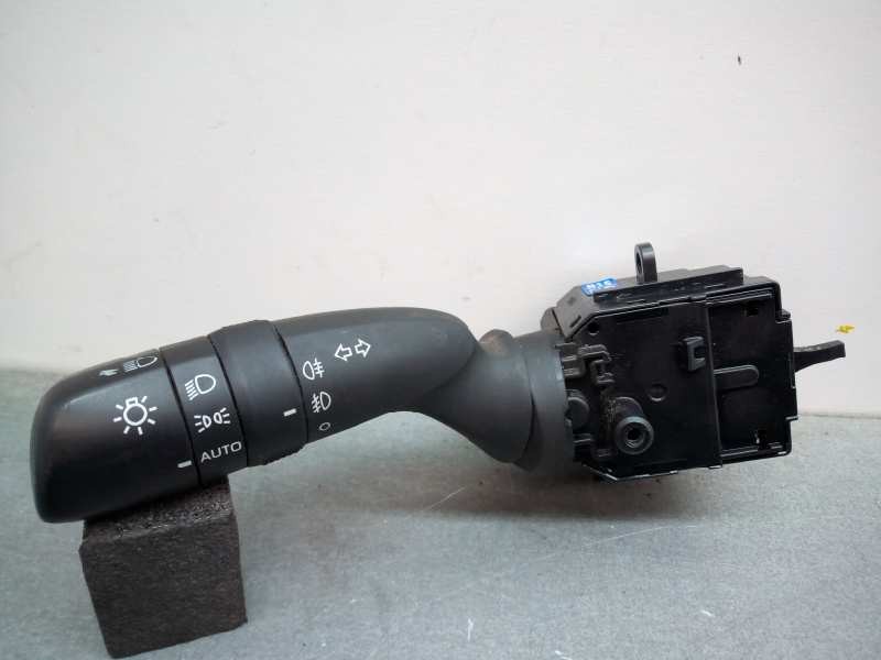 Recambio de mando luces para toyota corolla (e18) referencia OEM IAM 02D7017J910 VOLANTE 