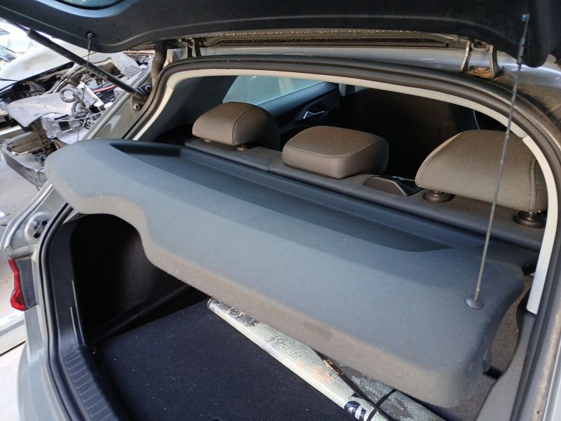 Recambio de bandeja trasera para audi a1 sportback (gba) 30 tfsi referencia OEM IAM 82a857769a  