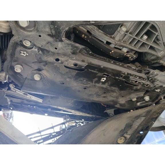 Recambio de puente delantero para audi a4 b9 (8w2, 8wc) 2.0 tdi referencia OEM IAM   