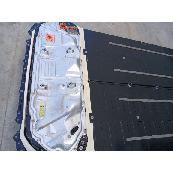 Recambio de bateria para tesla model 3 (5yj3) ev referencia OEM IAM 166696900D  35.000KM