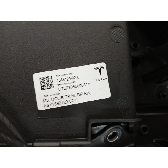 Recambio de guarnecido puerta trasera derecha para tesla model 3 (5yj3) ev referencia OEM IAM 158812902E  