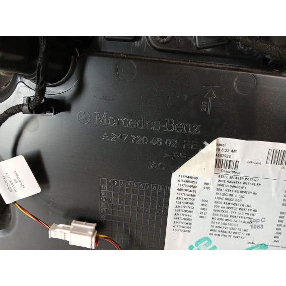 Recambio de guarnecido puerta delantera derecha para mercedes-benz gla (h247) gla 200 d (247.712) referencia OEM IAM A2477204602