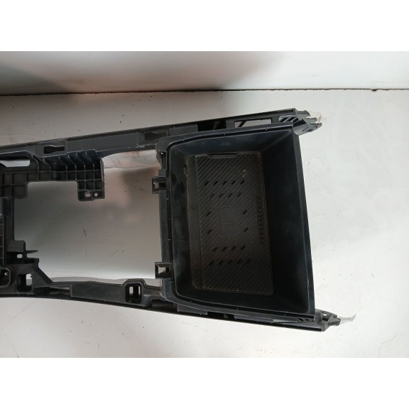 Recambio de apoyabrazos central para kia niro ii (sg2) 1.6 gdi hybrid referencia OEM IAM 84660AT000CCV  84611AT000CCV