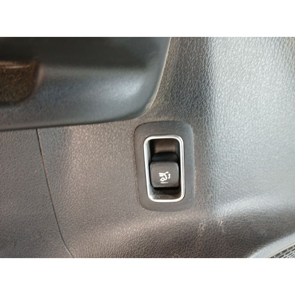 Recambio de guarnecido puerta delantera izquierda para mercedes-benz gla (h247) gla 200 d (247.712) referencia OEM IAM A24772065