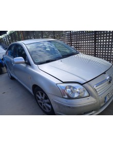 toyota avensis sedán (_t25_) del año 2004
