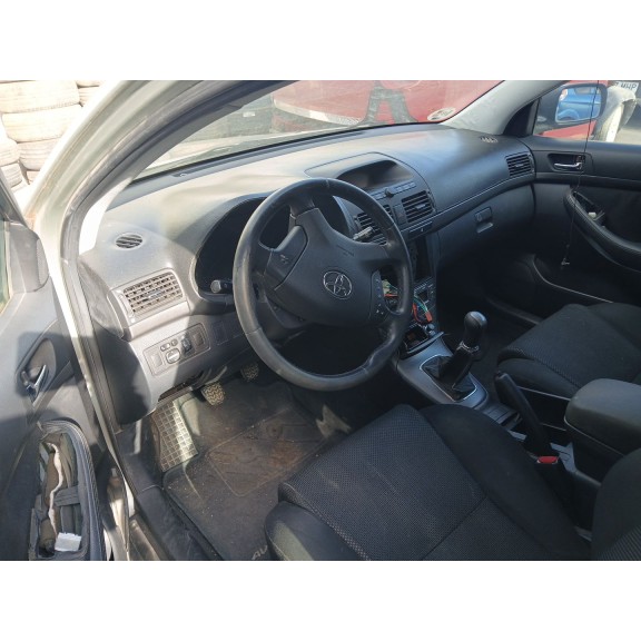 toyota avensis sedán (_t25_) del año 2004