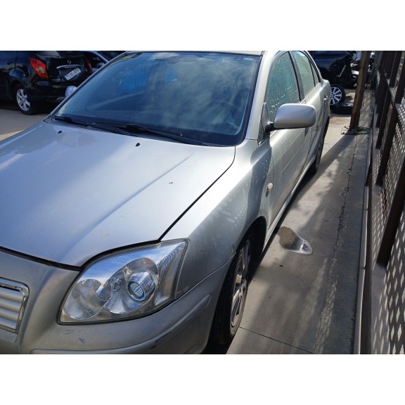 toyota avensis sedán (_t25_) del año 2004