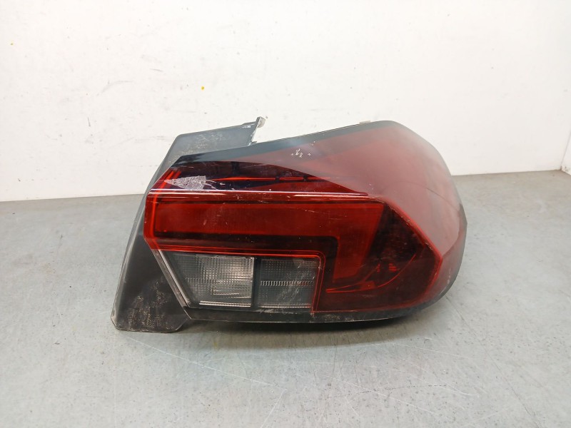 Recambio de piloto trasero derecho para opel corsa f edition referencia OEM IAM 90194153 39162664 9829317280