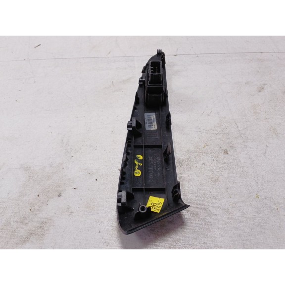 Recambio de mando elevalunas trasero derecho para hyundai ix35 classic 2wd referencia OEM IAM   