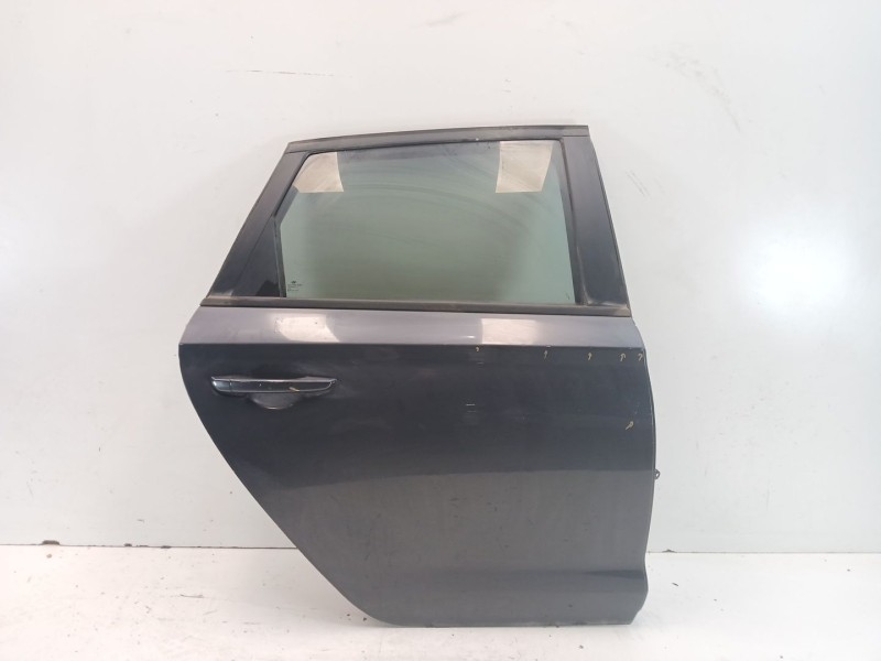 Recambio de puerta trasera derecha para hyundai i30 (pd) 2020 referencia OEM IAM 77003G4000 / 77004G4000 SIN ACCESORIOS 