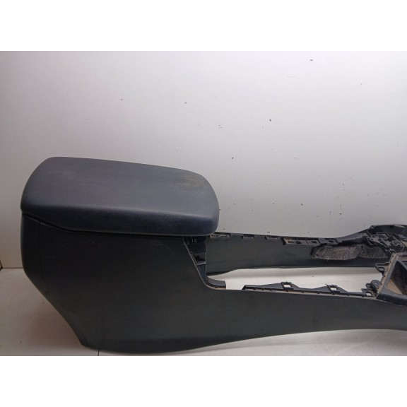 Recambio de apoyabrazos central para toyota rav 4 active referencia OEM IAM 5890142090  