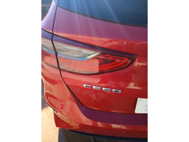 Recambio de piloto trasero izquierdo interior para kia ceed (cd) 1.4 t-gdi referencia OEM IAM 92403J7050  