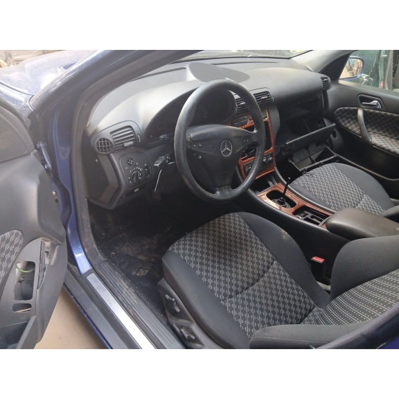 mercedes-benz clase c (w203) del año 2004