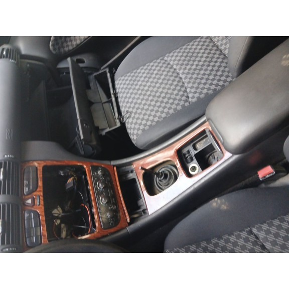 mercedes-benz clase c (w203) del año 2004