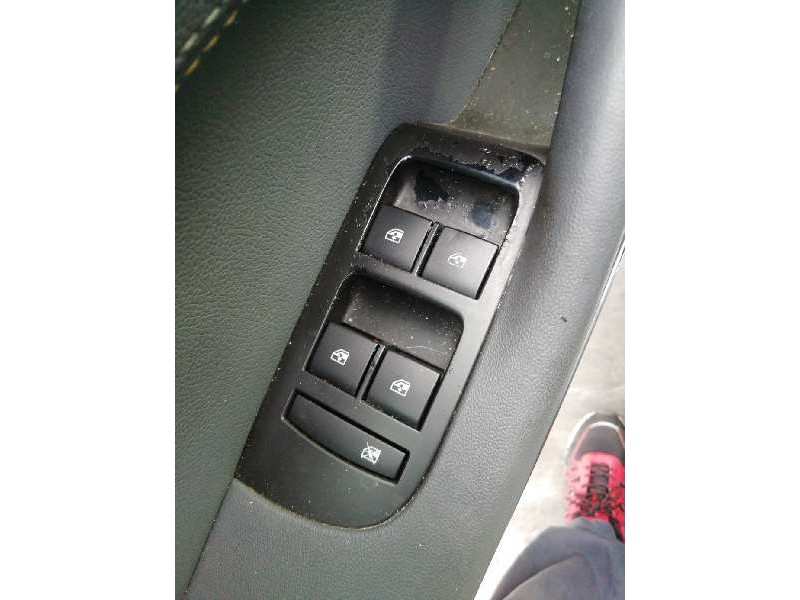 Recambio de mando elevalunas delantero izquierdo para opel zafira tourer excellence referencia OEM IAM 13305011  4 TECLAS