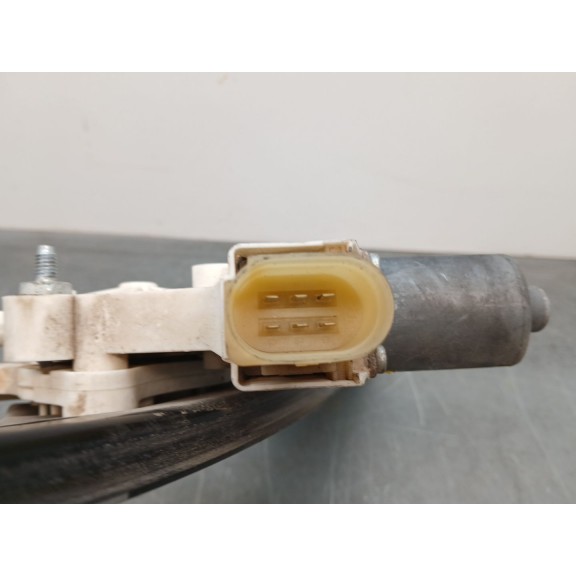 Recambio de elevalunas delantero derecho para bmw serie 3 berlina (e90) 320i referencia OEM IAM 7140588  