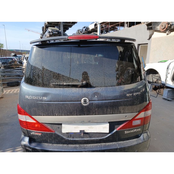 Recambio de porton trasero para ssangyong rodius i 2.7 xdi referencia OEM IAM 6401121101  