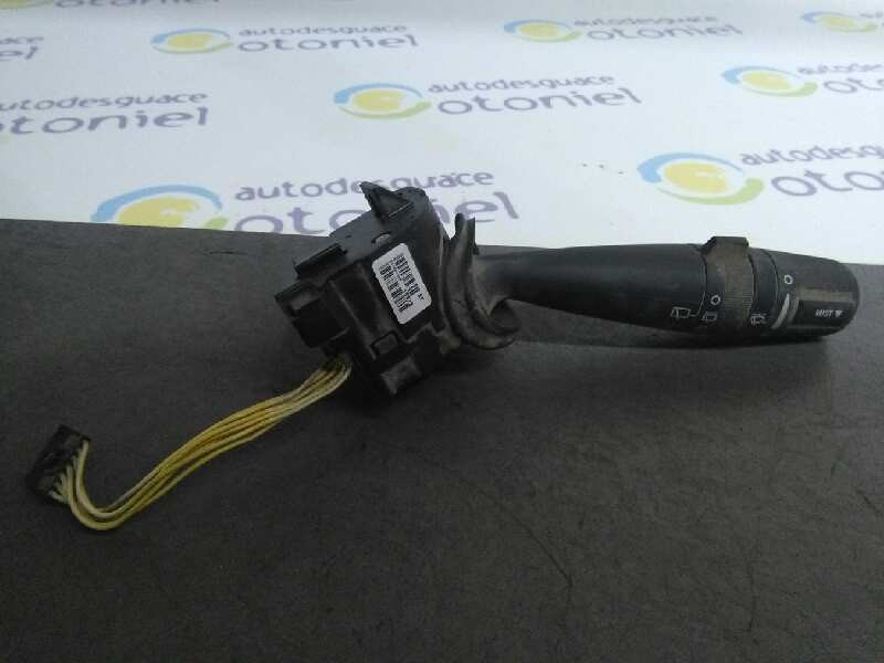 Recambio de mando limpia para dodge caliber se referencia OEM IAM 214867205  