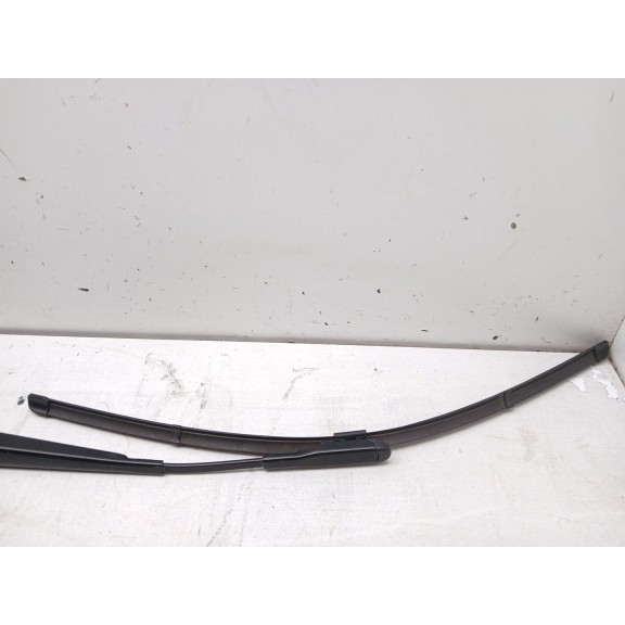 Recambio de brazo limpia delantero izquierdo para mercedes-benz clase cla (w117) cla 220 cdi (117.303) referencia OEM IAM A17682