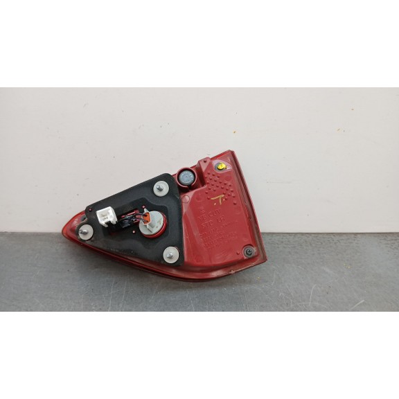 Recambio de piloto trasero izquierdo interior para kia stonic (yb) 1.2 cvvt referencia OEM IAM 92403H8400  