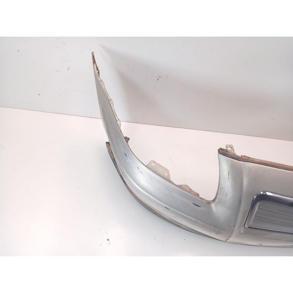 Recambio de paragolpes delantero para toyota avensis sedán (_t25_) 1.8 (zzt251_) referencia OEM IAM 5211905906  5310005060B0