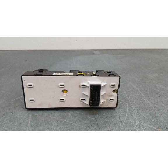 Recambio de mando elevalunas delantero izquierdo para kia stonic (yb) 1.2 cvvt referencia OEM IAM 93571H8100 93570h8100 